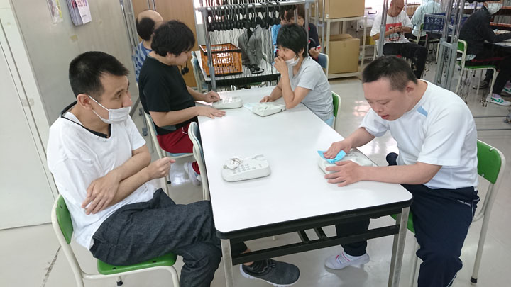 電話機の清掃作業